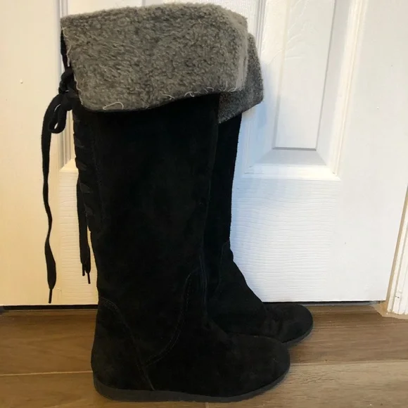 Nine West Black Suede knee high boots size 6. - Picture 3 of 7